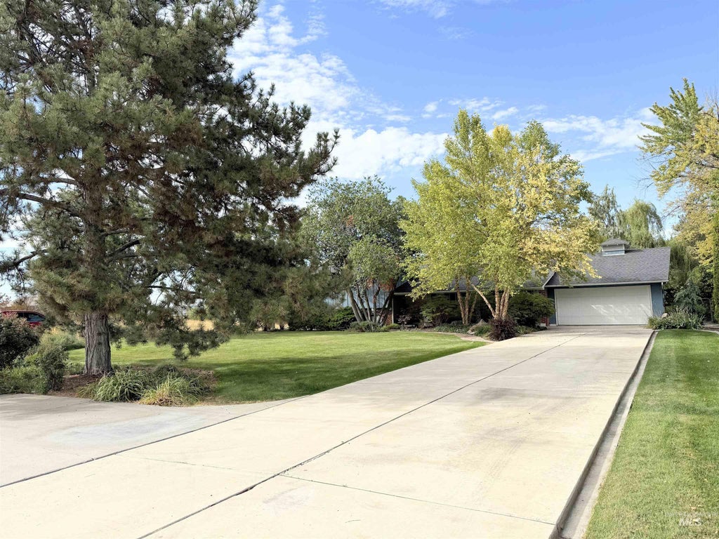 Photo of 2630 E Franklin RD, Meridian, ID 83642 (MLS # 99000839)