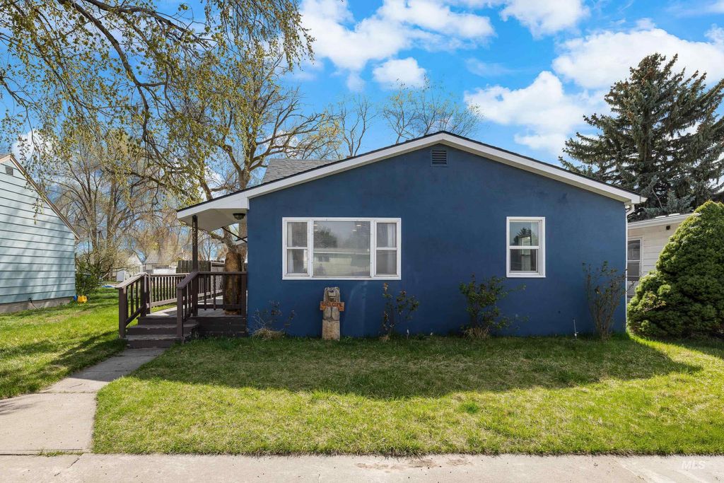 Photo of 1265 E 4th N, Mountain Home, ID 83647 (MLS # 98979789)