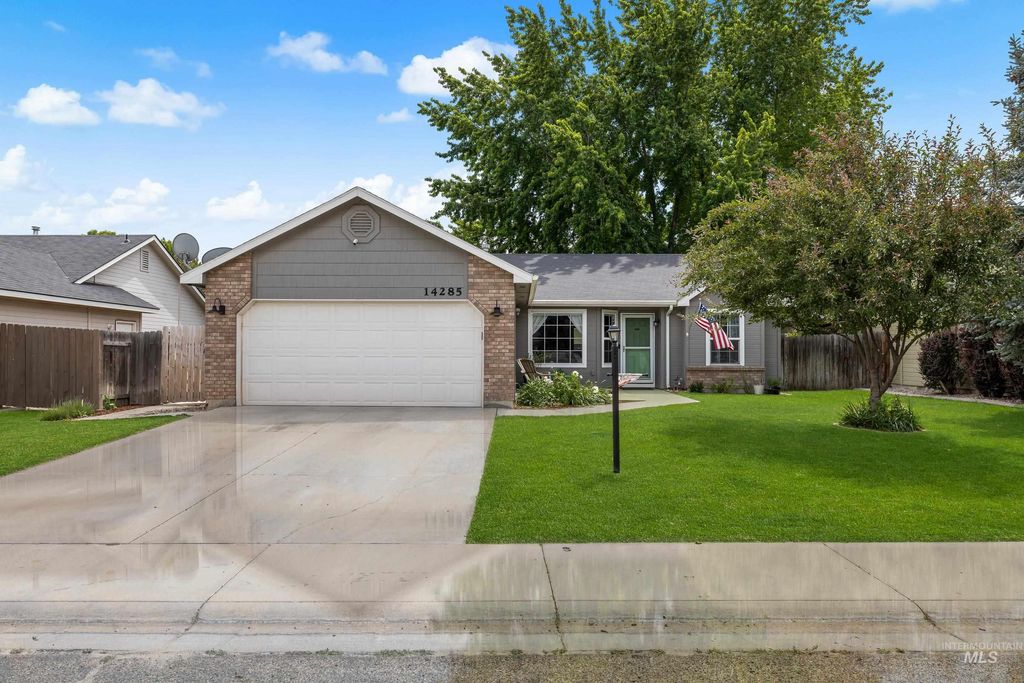 Photo of 14285 Tara Street, Caldwell, ID 83607 (MLS # 98987202)