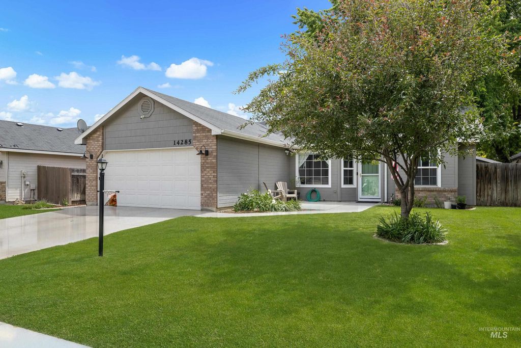 Photo of 14285 Tara Street, Caldwell, ID 83607 (MLS # 98987202)