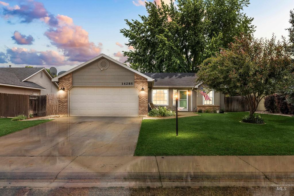 Photo of 14285 Tara Street, Caldwell, ID 83607 (MLS # 98987202)