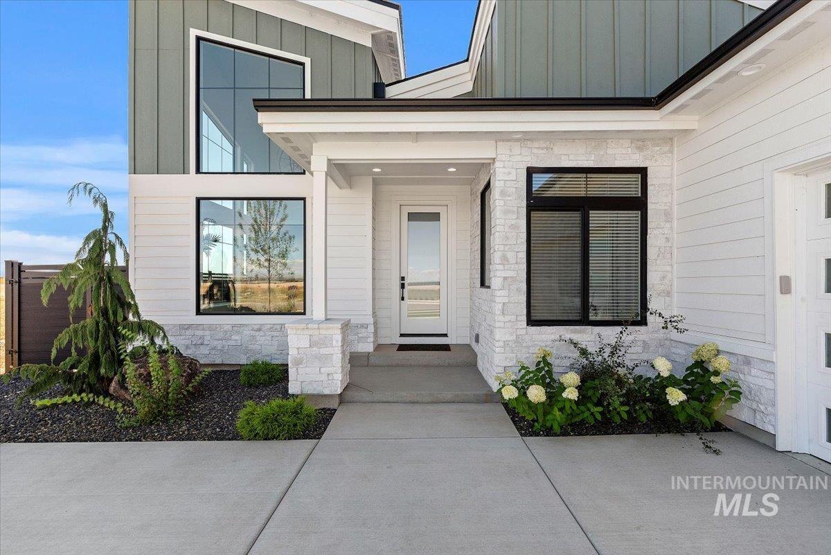 7479 W Lookout View St