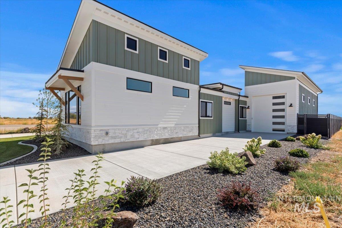 7479 W Lookout View St