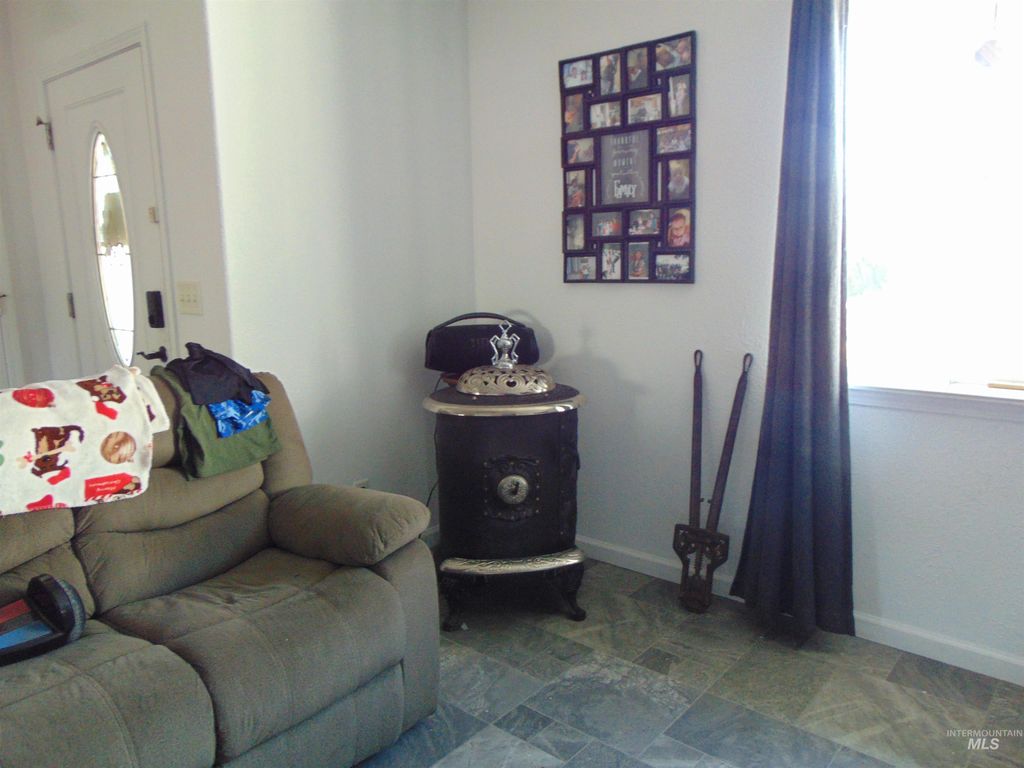 Photo of 30 Maple Dr, Weiser, ID 83672 (MLS # 98975307)