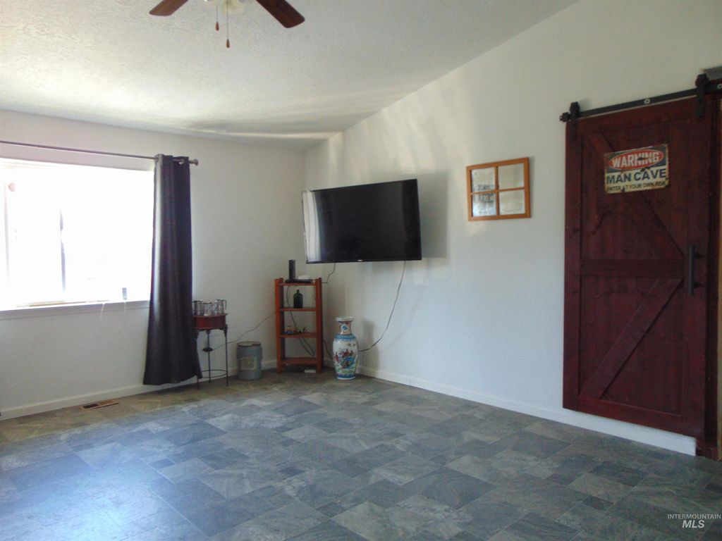 Photo of 30 Maple Dr, Weiser, ID 83672 (MLS # 98975307)