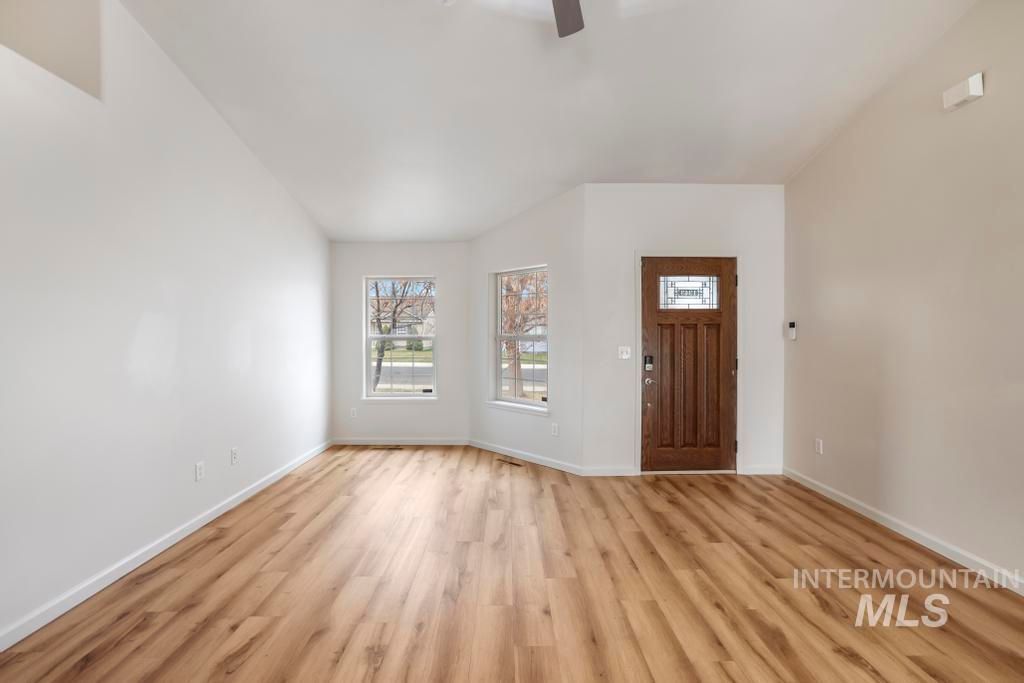 Photo of 1343 Valencia St, Twin Falls, ID 83301 (MLS # 98968945)