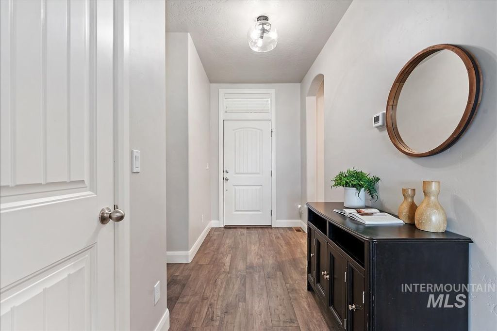 Photo of 9417 S Updale Ave, Kuna, ID 83634 (MLS # 98979512)