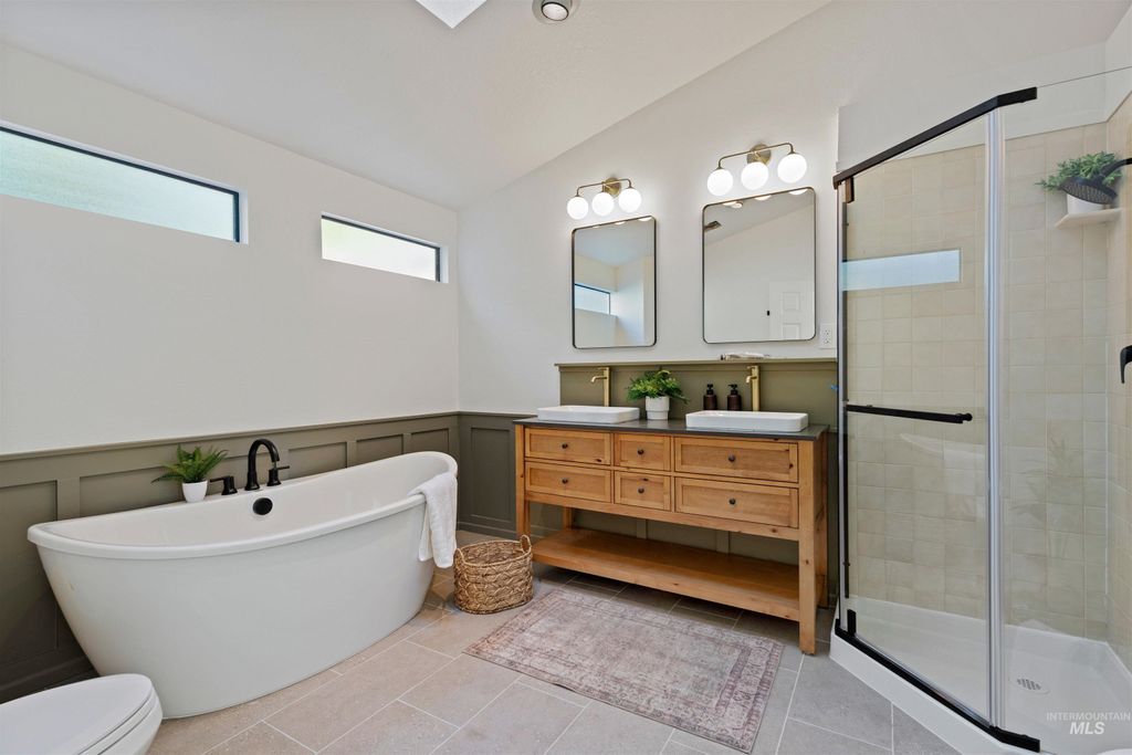 Photo of 1993 S. Wood Duck Lane, Boise, ID 83706 (MLS # 98963499)