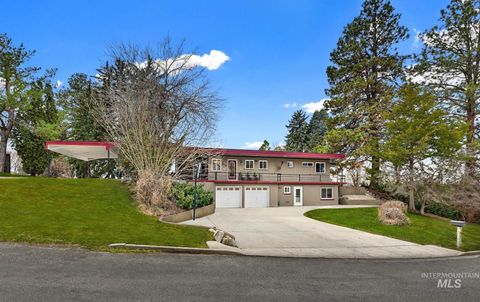 Photo of 313 Sunrise Dr, Payette, ID 83661 (MLS # 98975901)