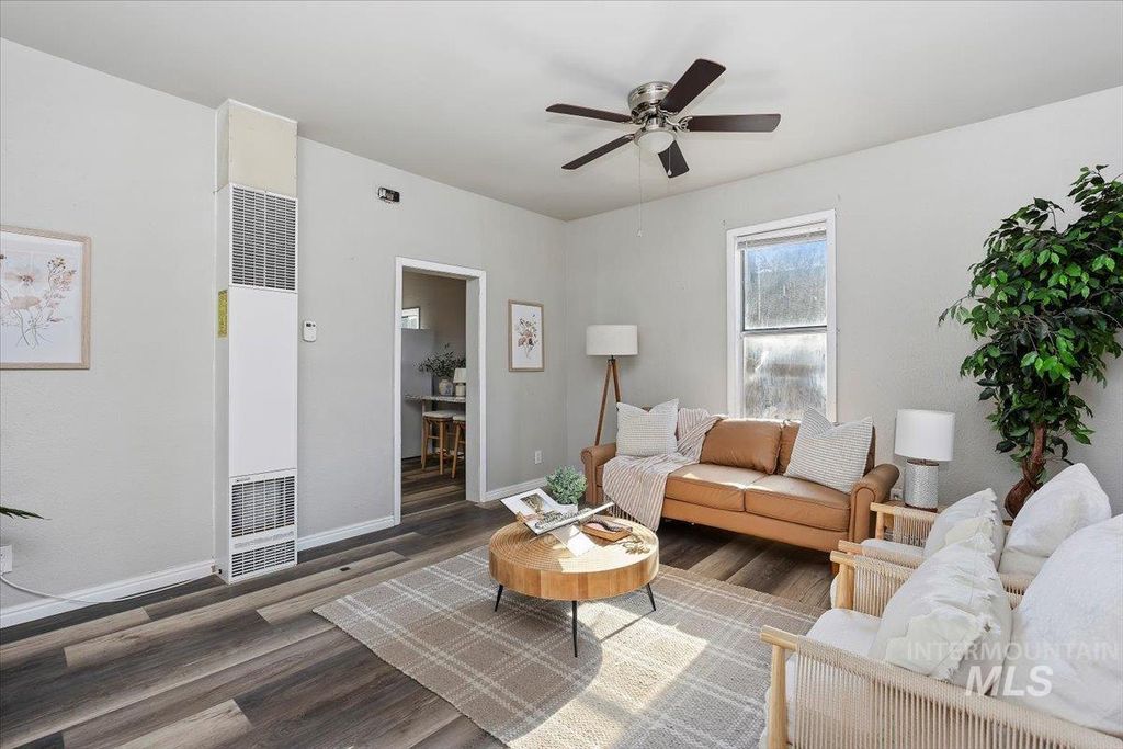 Photo of 516 N 5th Ave, Twin Falls, ID 83301 (MLS # 98970958)