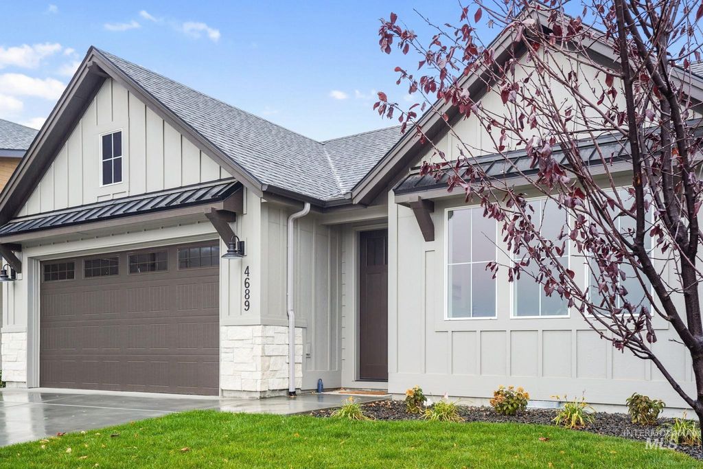 Photo of 4559 S Courvoisier Pl, Meridian, ID 83642 (MLS # 98964736)