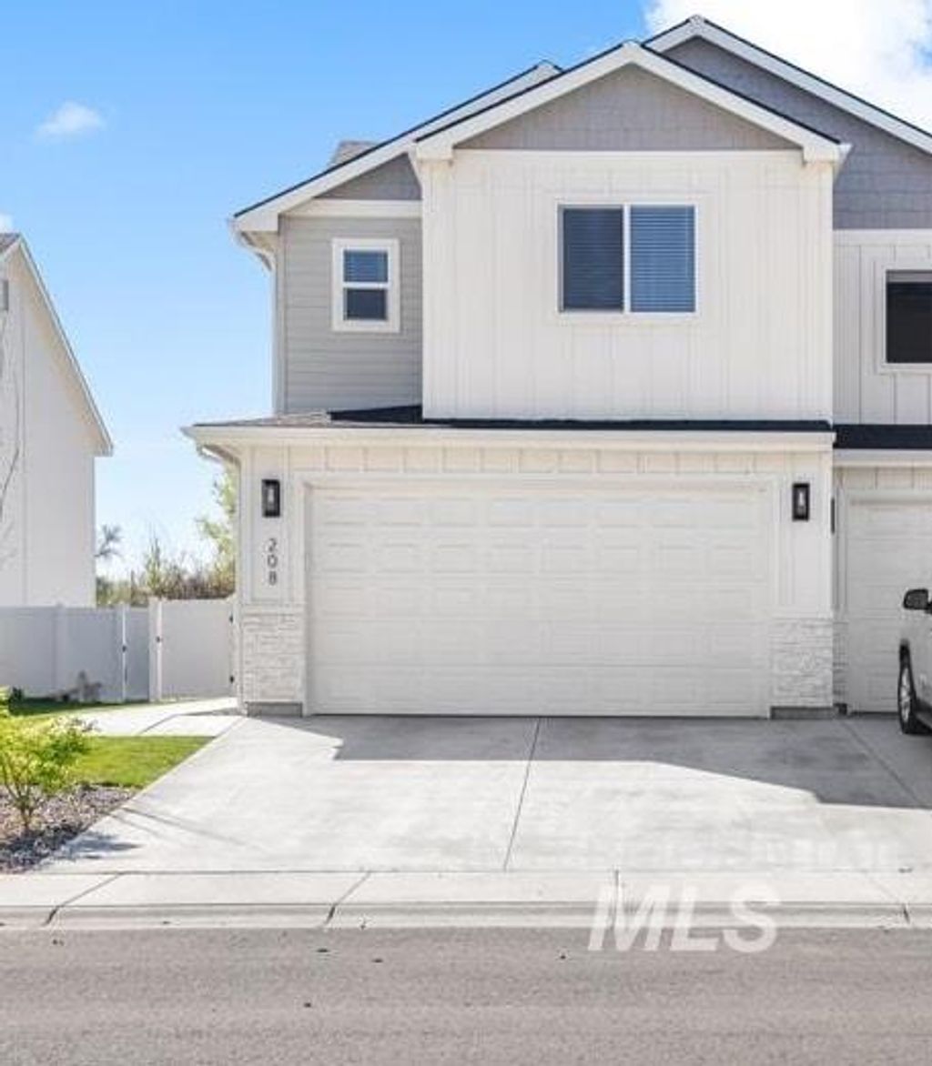 Photo of 208 NE 3rd, Fruitland, ID 83619 (MLS # 98981185)