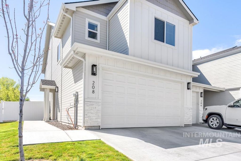 Photo of 208 NE 3rd, Fruitland, ID 83619 (MLS # 98981185)