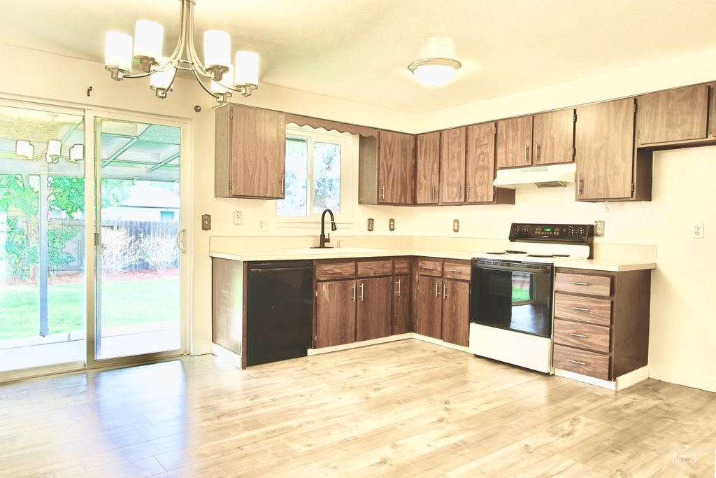 Photo of 2691 N Camden Ave, Boise, ID 83704 (MLS # 98963642)