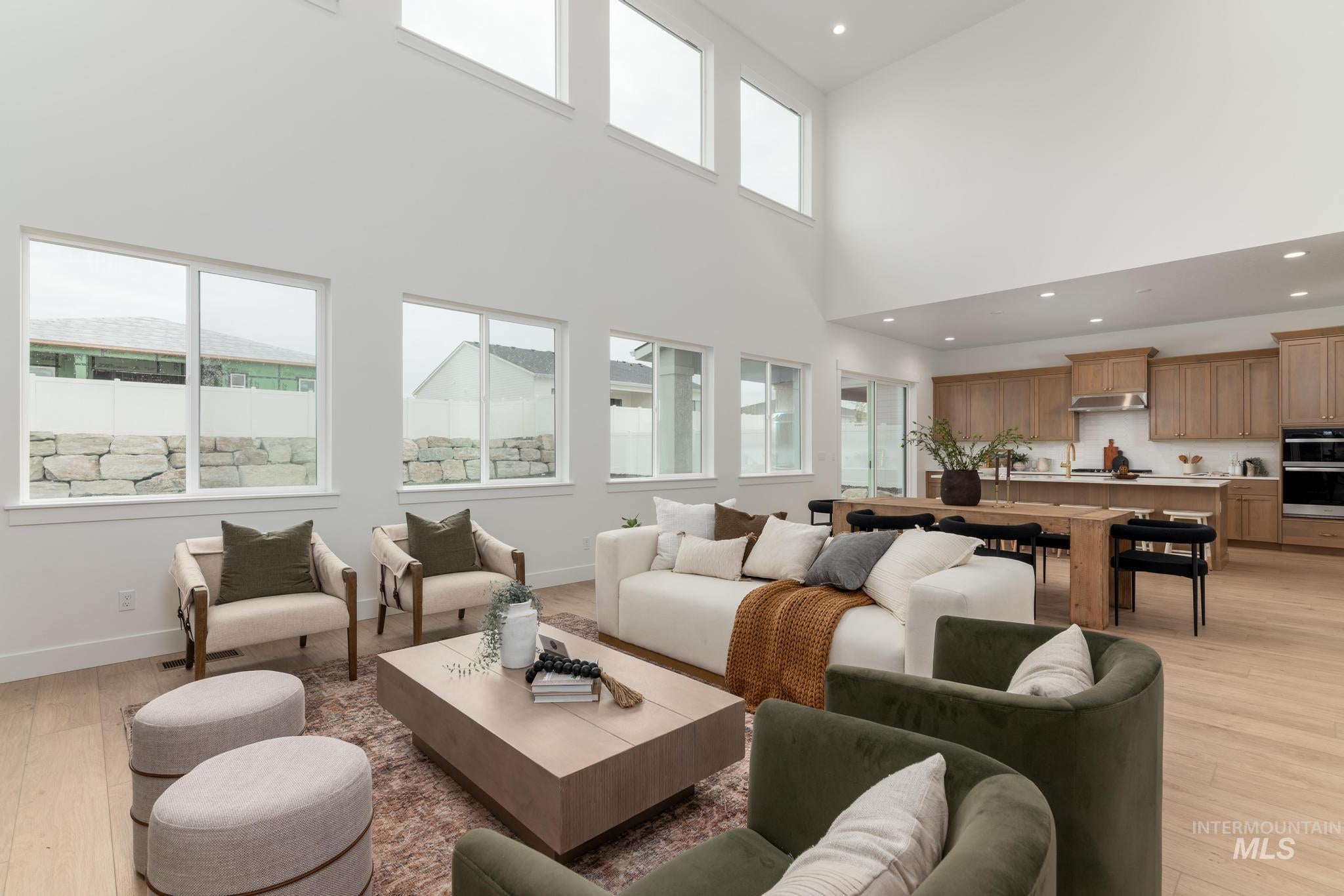 1105 W Paloma Ridge Dr