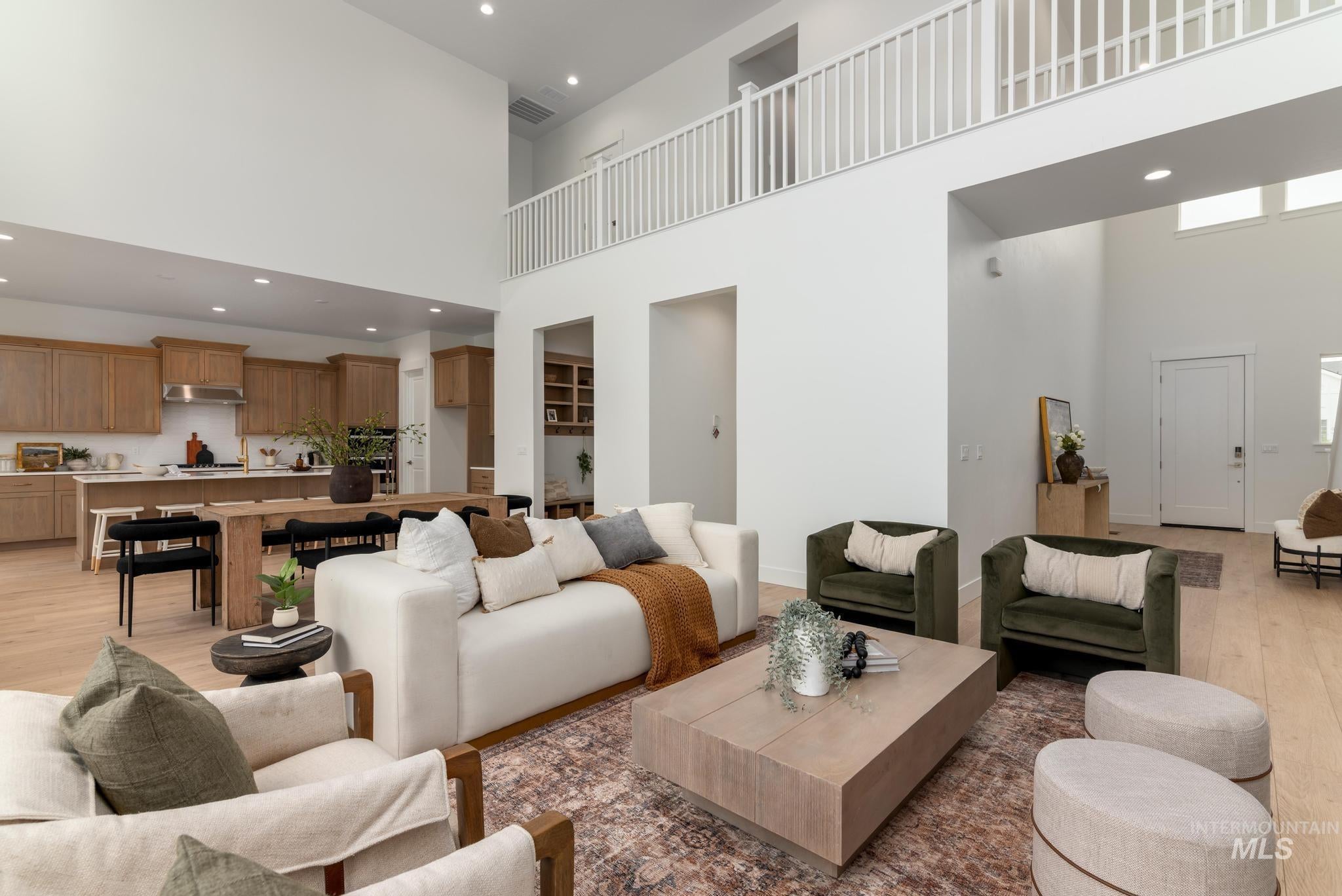 1105 W Paloma Ridge Dr