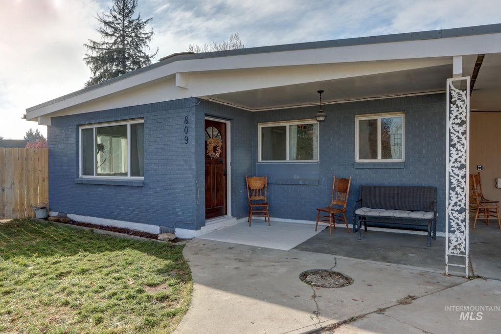 Photo of 809 Terry Dr, Emmett, ID 83617 (MLS # 98968280)