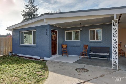Photo of 809 Terry Dr, Emmett, ID 83617 (MLS # 98968280)