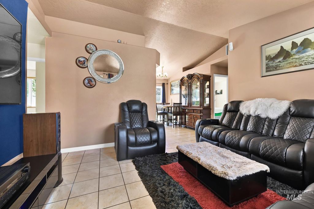 Photo of 709 E Trail Creek, Nampa, ID 83686 (MLS # 98964852)