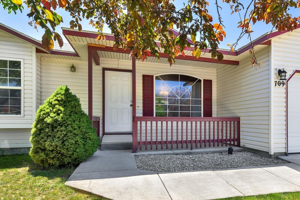 Photo of 709 E Trail Creek, Nampa, ID 83686 (MLS # 98964852)