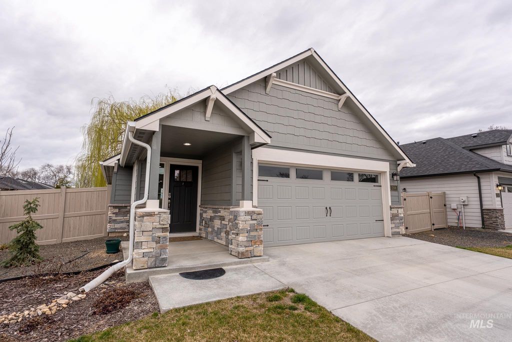Photo of 1398 W Woodpine St, Meridian, ID 83646 (MLS # 98978193)