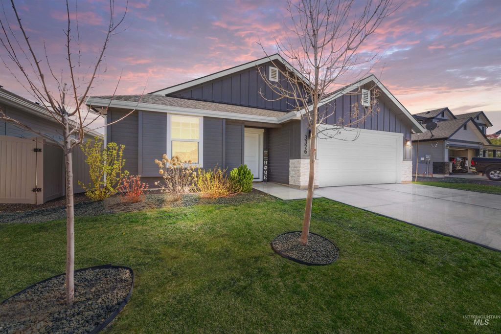 Photo of 3376 S Walnut Ridge Way, Nampa, ID 83686 (MLS # 98981127)