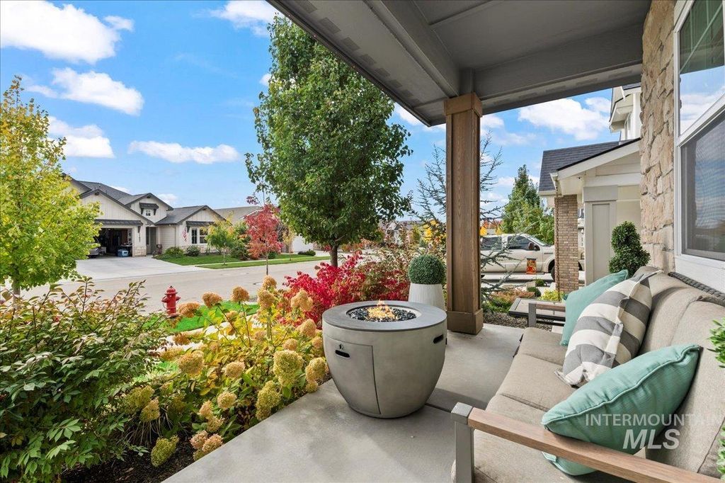 Photo of 11634 W Lilium Street, Star, ID 83669 (MLS # 98972283)