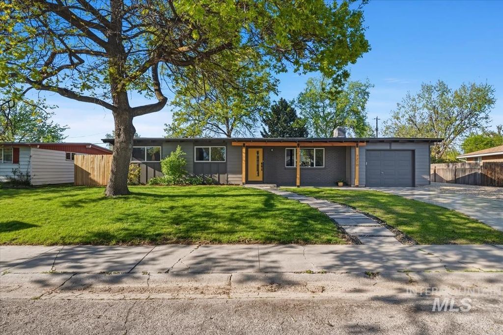 Photo of 7210 W Brentwood Dr, Boise, ID 83709 (MLS # 98984506)