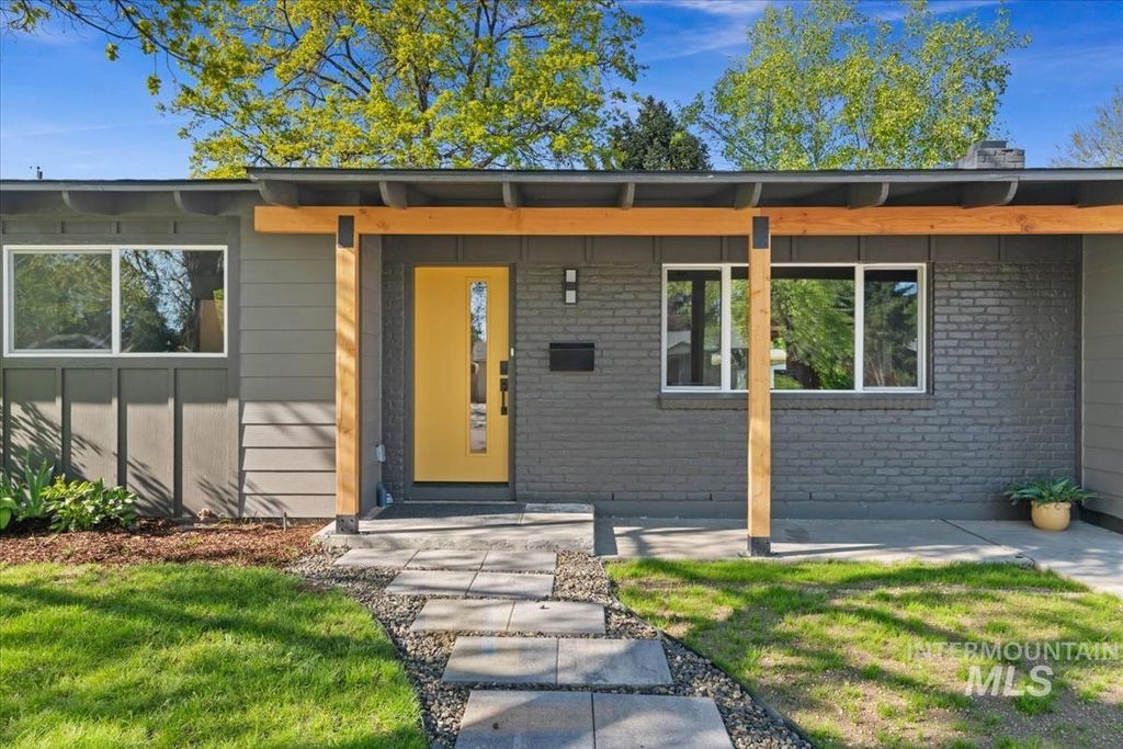 Photo of 7210 W Brentwood Dr, Boise, ID 83709 (MLS # 98984506)