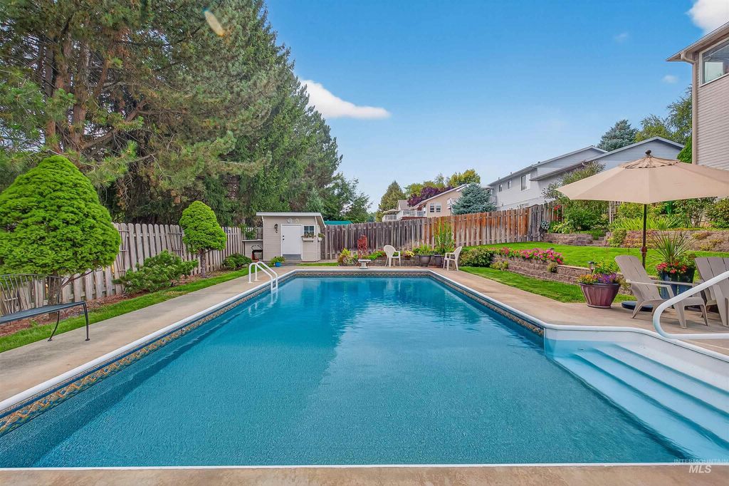 Photo of 912 Grelle Dr, Lewiston, ID 83501 (MLS # 98959544)