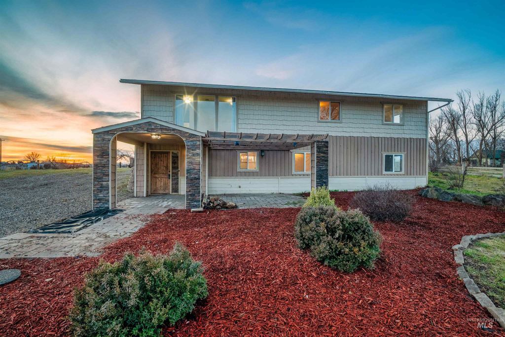 Photo of 10947 Iowa Ave, Payette, ID 83661 (MLS # 98961022)