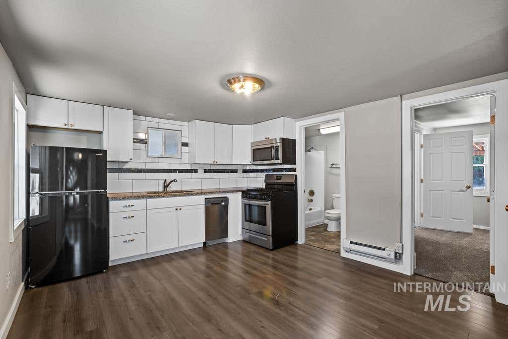Photo of 206 W 35th Street, Garden City, ID 83714 (MLS # 98996135)