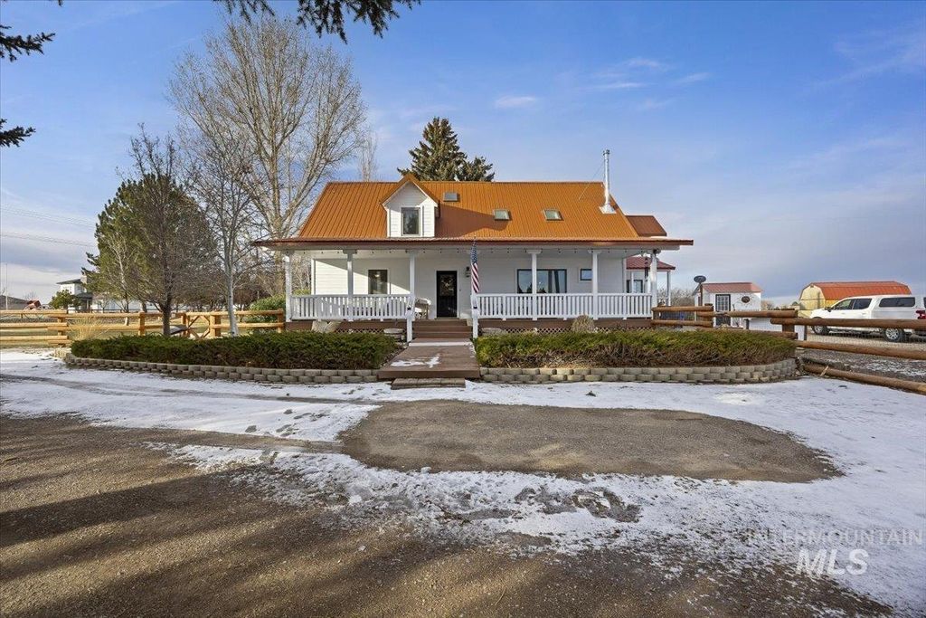 Photo of 3384 4500 E, Murtaugh, ID 83344 (MLS # 98973367)