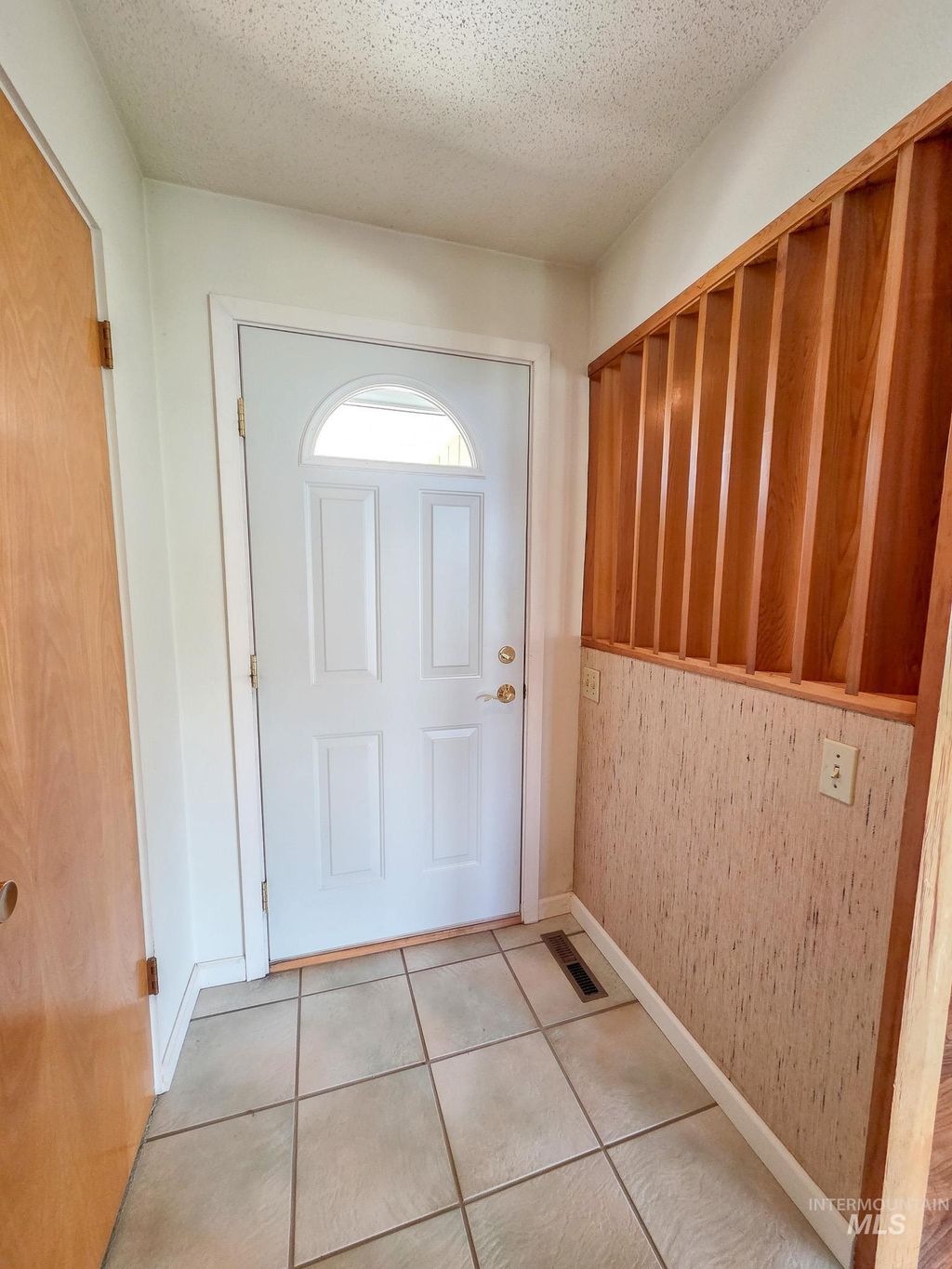 Photo of 1808 Valleyview DR, Clarkston, WA 99403 (MLS # 98984885)