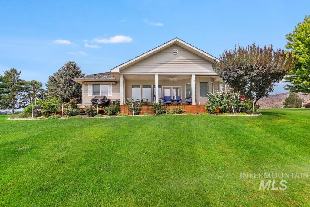 Photo of 301 Clear Lake Ln, Buhl, ID 83316 (MLS # 98997451)