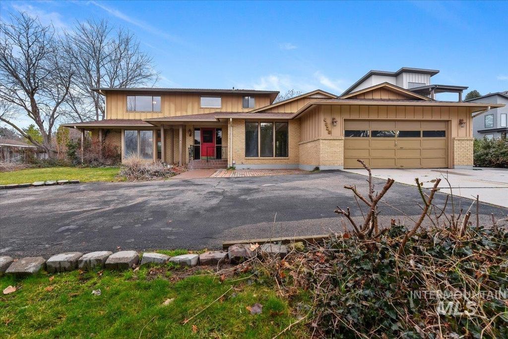 Photo of 4820 W Hill Rd, Boise, ID 83703 (MLS # 98977141)