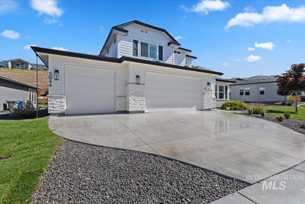 Photo of 5944 E Hootowl Dr, Boise, ID 83716 (MLS # 98987001)