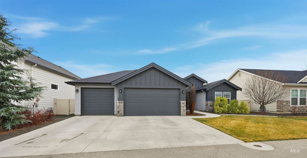 Photo of 2229 E Grayson St, Meridian, ID 83642 (MLS # 98972926)