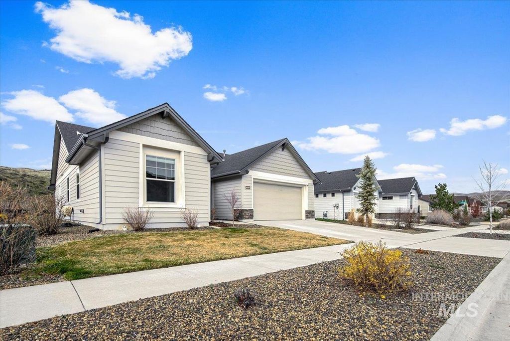 Photo of 20367 N Glenisla Avenue, Boise, ID 83714 (MLS # 98978372)