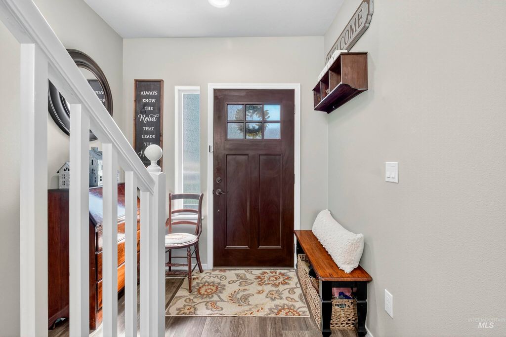 Photo of 1717 Pioneer Drive, Lewiston, ID 83501 (MLS # 98962693)