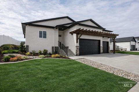 Photo of 2089 Magellan Loop, Pocatello, ID 83204 (MLS # 98973358)