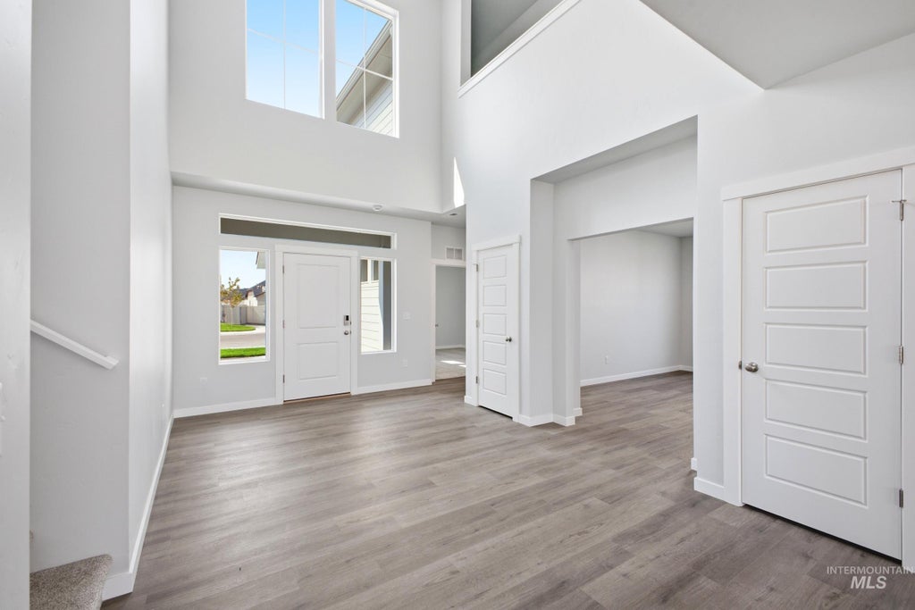 Photo of 15457 Queensbury Ave, Nampa, ID 83651 (MLS # 99004734)
