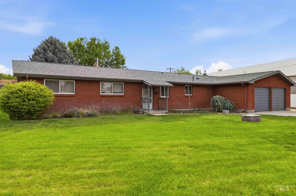 Photo of 1212 N Vivian Ave, Boise, ID 83704 (MLS # 98984457)