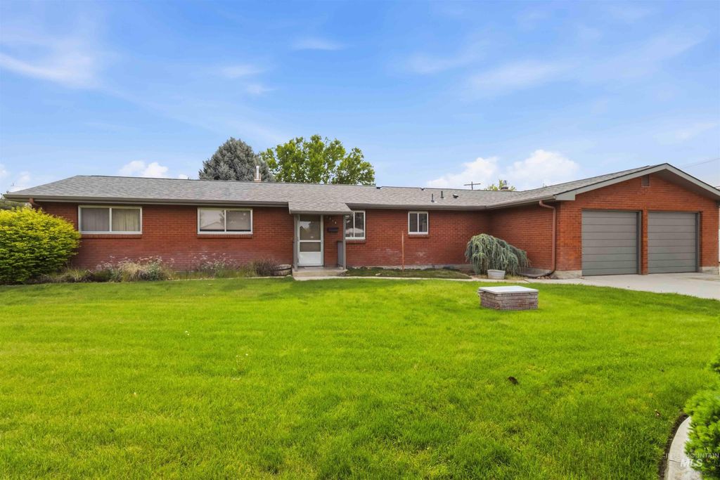 Photo of 1212 N Vivian Ave, Boise, ID 83704 (MLS # 98984457)