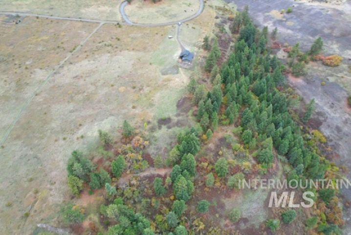 Aerial view of property and surrounding area