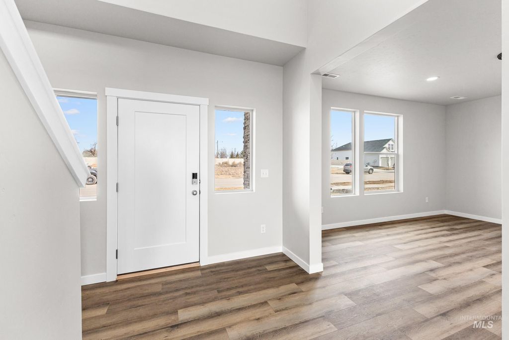 Photo of 1063 W Cub River Dr, Meridian, ID 83642 (MLS # 98975538)