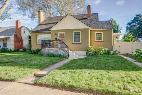 Photo of 706 E 1st ST, Emmett, ID 83617 (MLS # 98985311)
