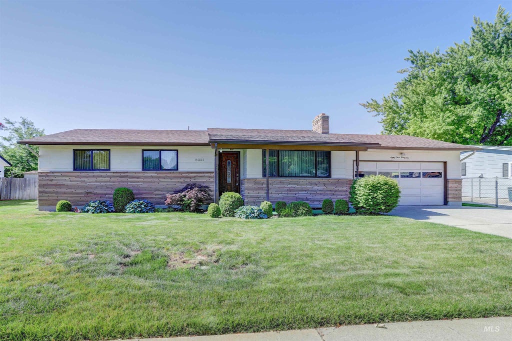 Photo of 8321 W Westchester Ave, Boise, ID 83704 (MLS # 98990529)