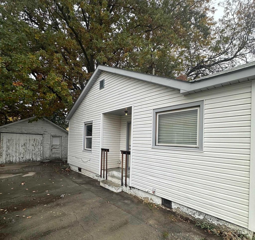 Photo of 111 S Almond Street, Nampa, ID 83686 (MLS # 98967052)