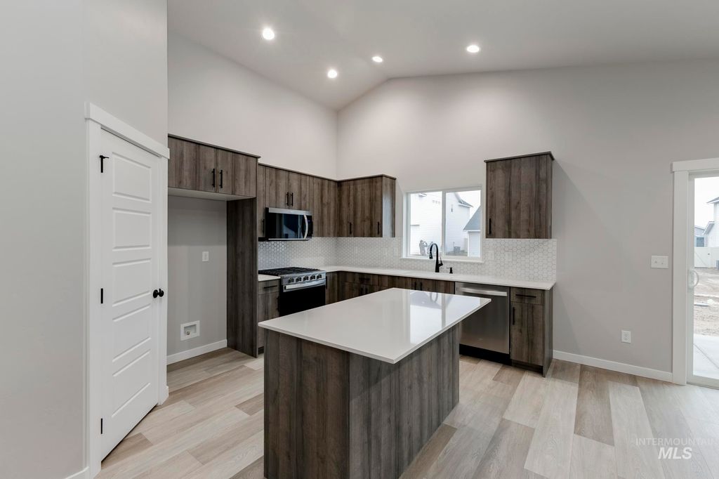 Photo of 10479 W Tinder St, Star, ID 83669 (MLS # 98970336)